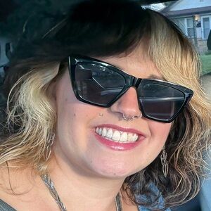 Meet your Posher, Britta